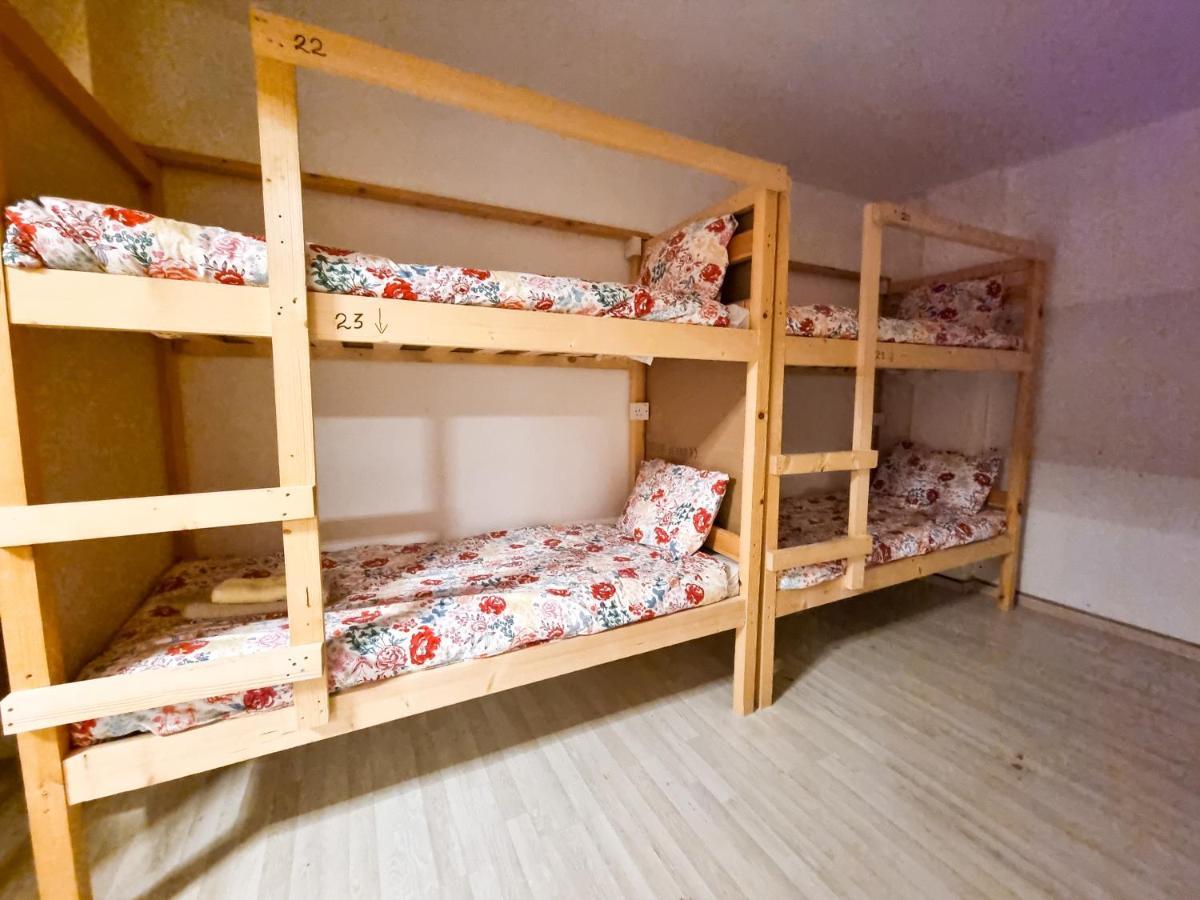 Unique City Hostel 100 Meters From Beach Larnaca Ngoại thất bức ảnh