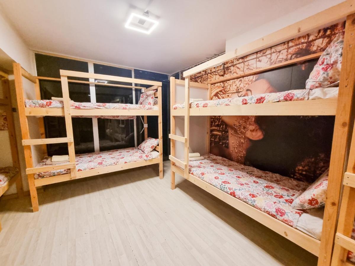 Unique City Hostel 100 Meters From Beach Larnaca Ngoại thất bức ảnh