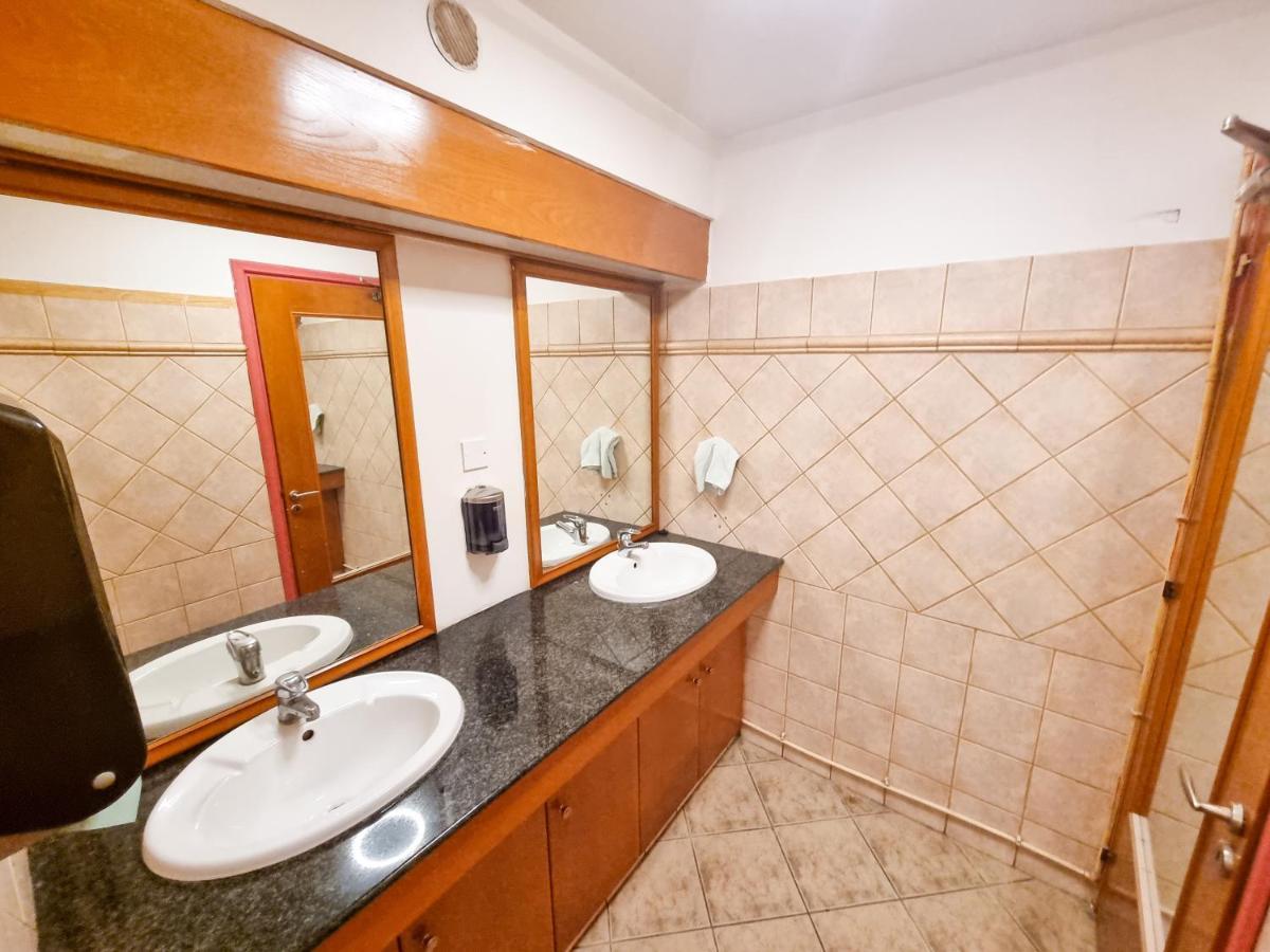 Unique City Hostel 100 Meters From Beach Larnaca Ngoại thất bức ảnh